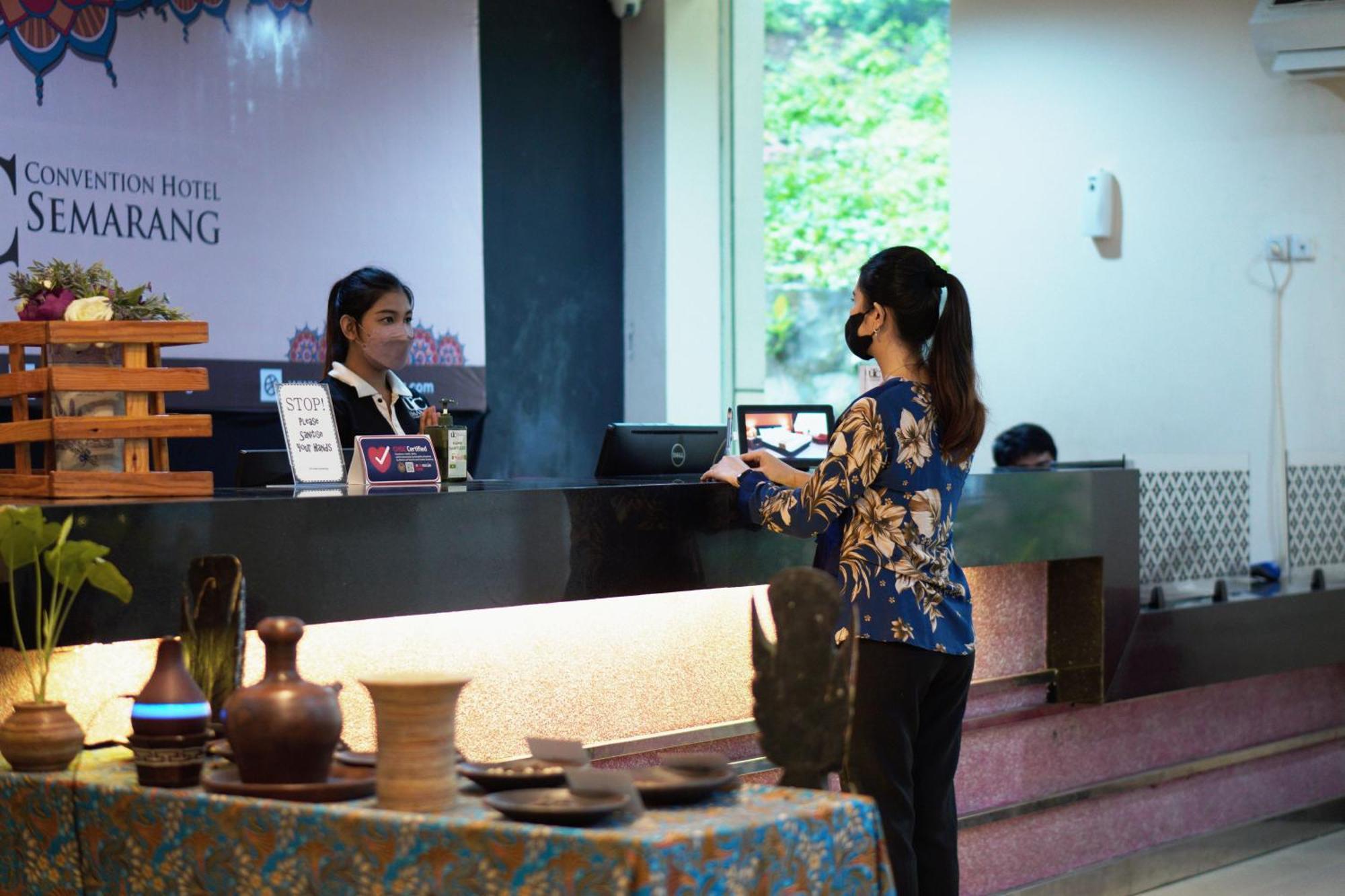 Utc Hotel Semarang Exterior foto