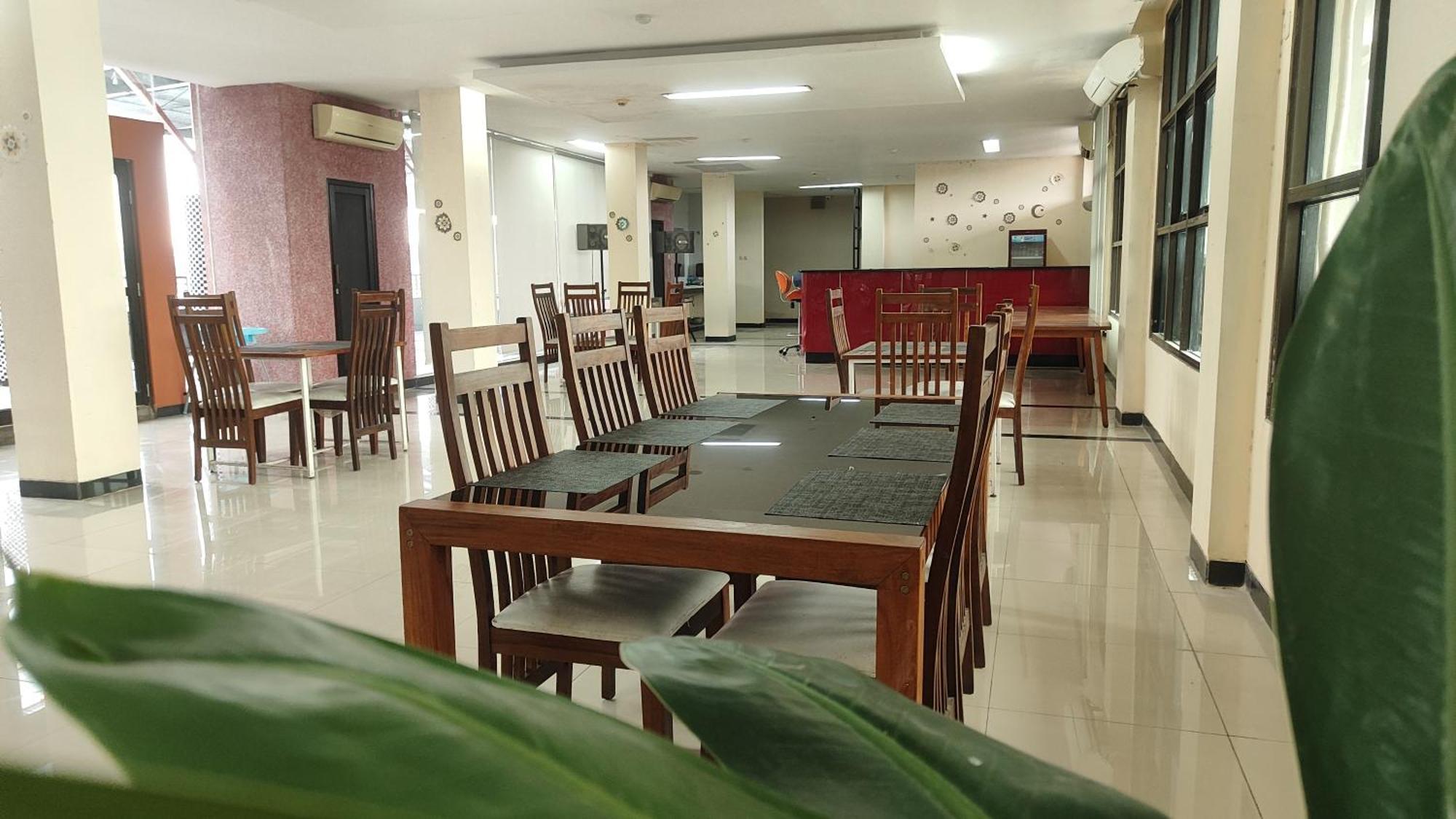 Utc Hotel Semarang Exterior foto