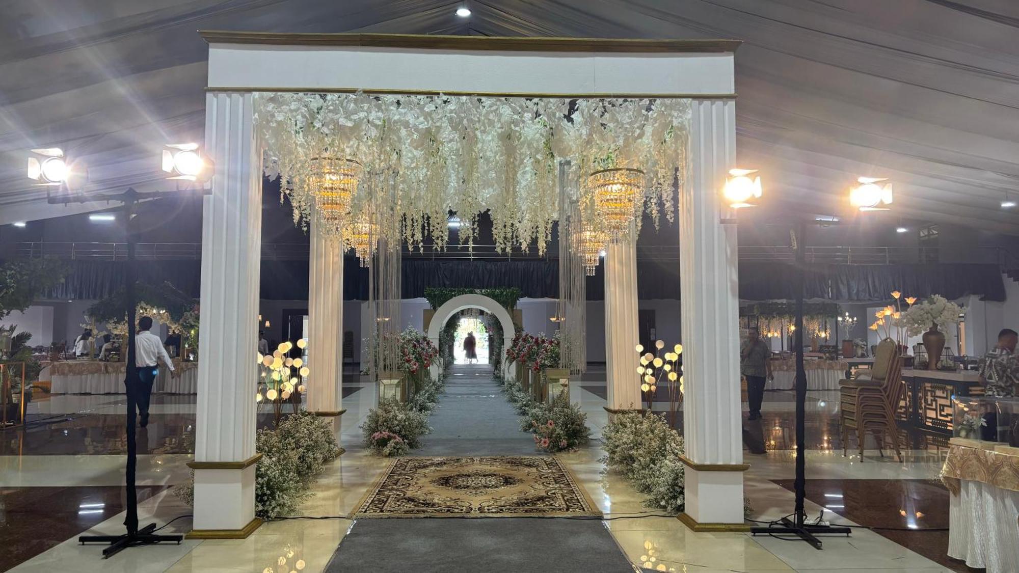 Utc Hotel Semarang Exterior foto